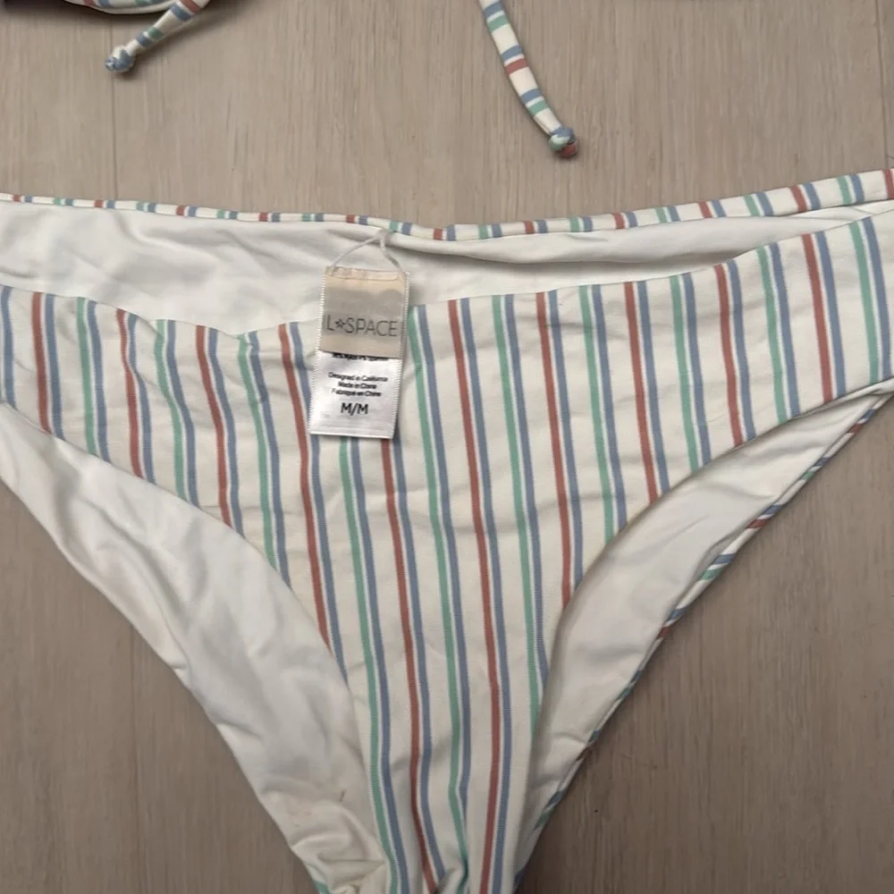 L space bikini - Picture 3 of 3